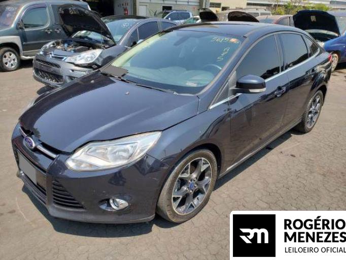 FORD FOCUS SEDAN 13/14