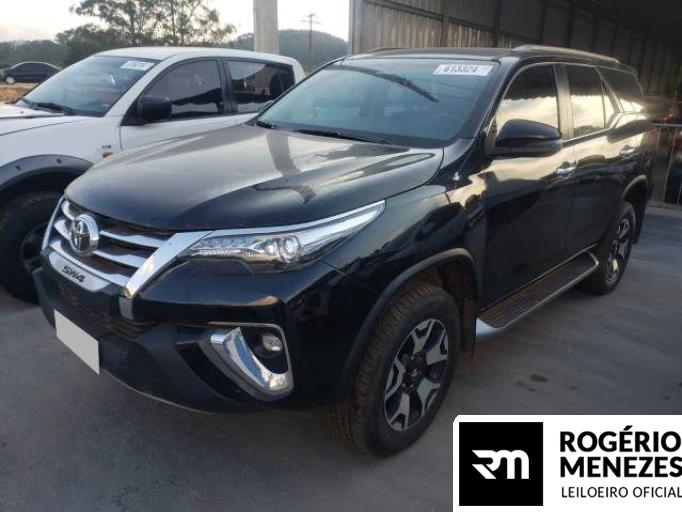 TOYOTA HILUX SW4 19/19